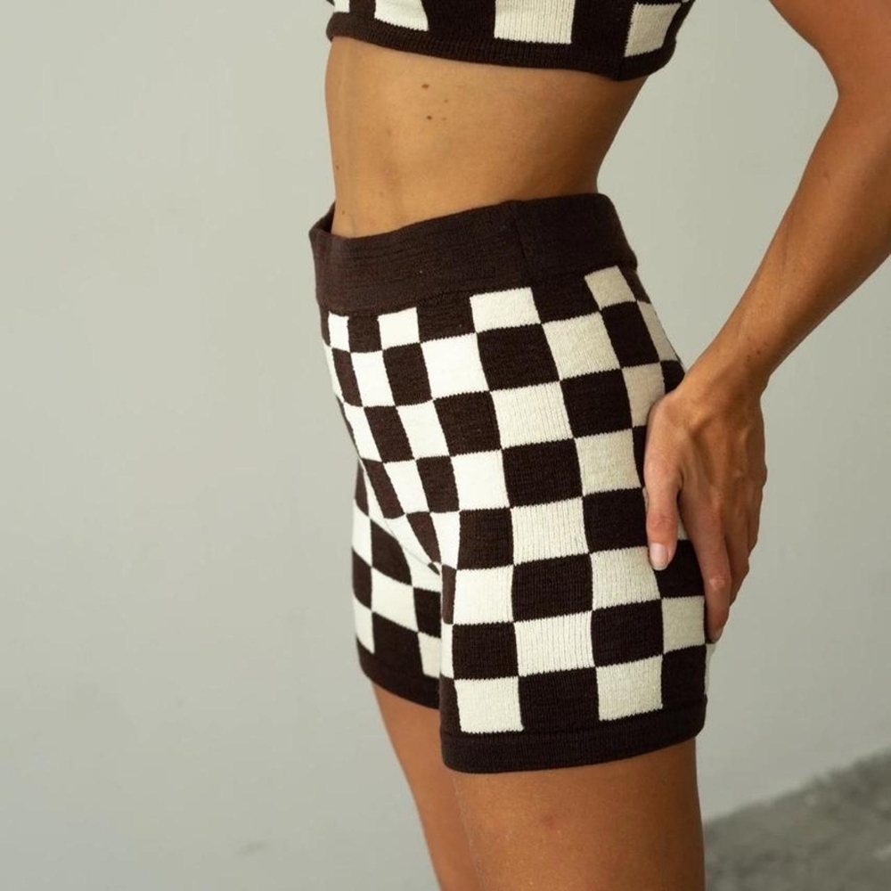 Belle The Label Checkered Cream And Brown Shorts M